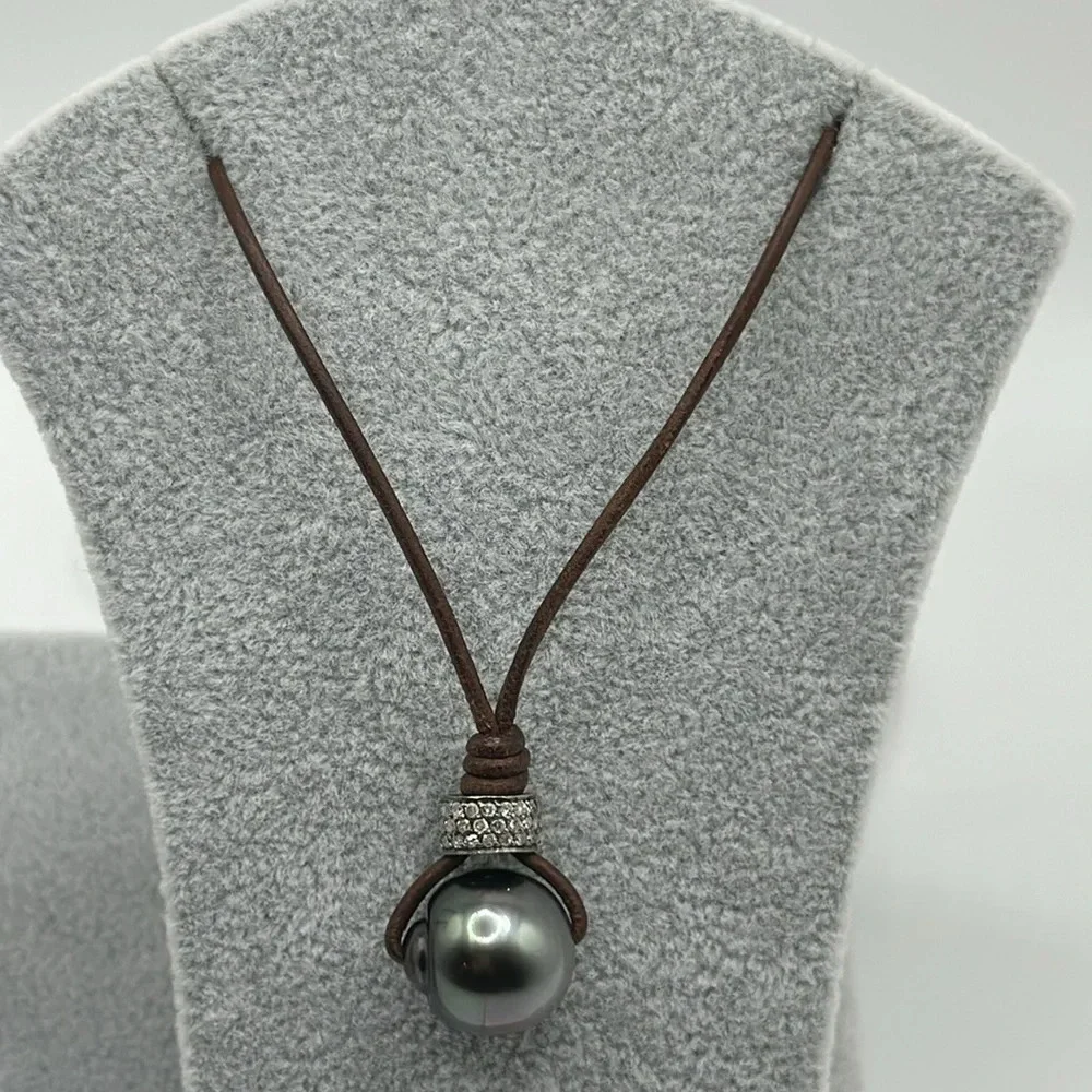 PERLÉ by LOLA real Diamonds pearl necklace​